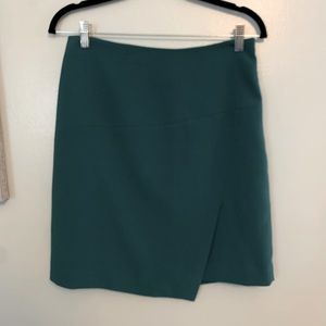WHBM SKIRT SZ 4